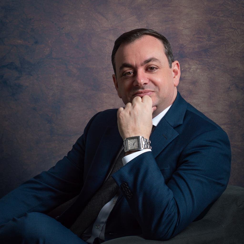 Dr. Ricardo Scarmato